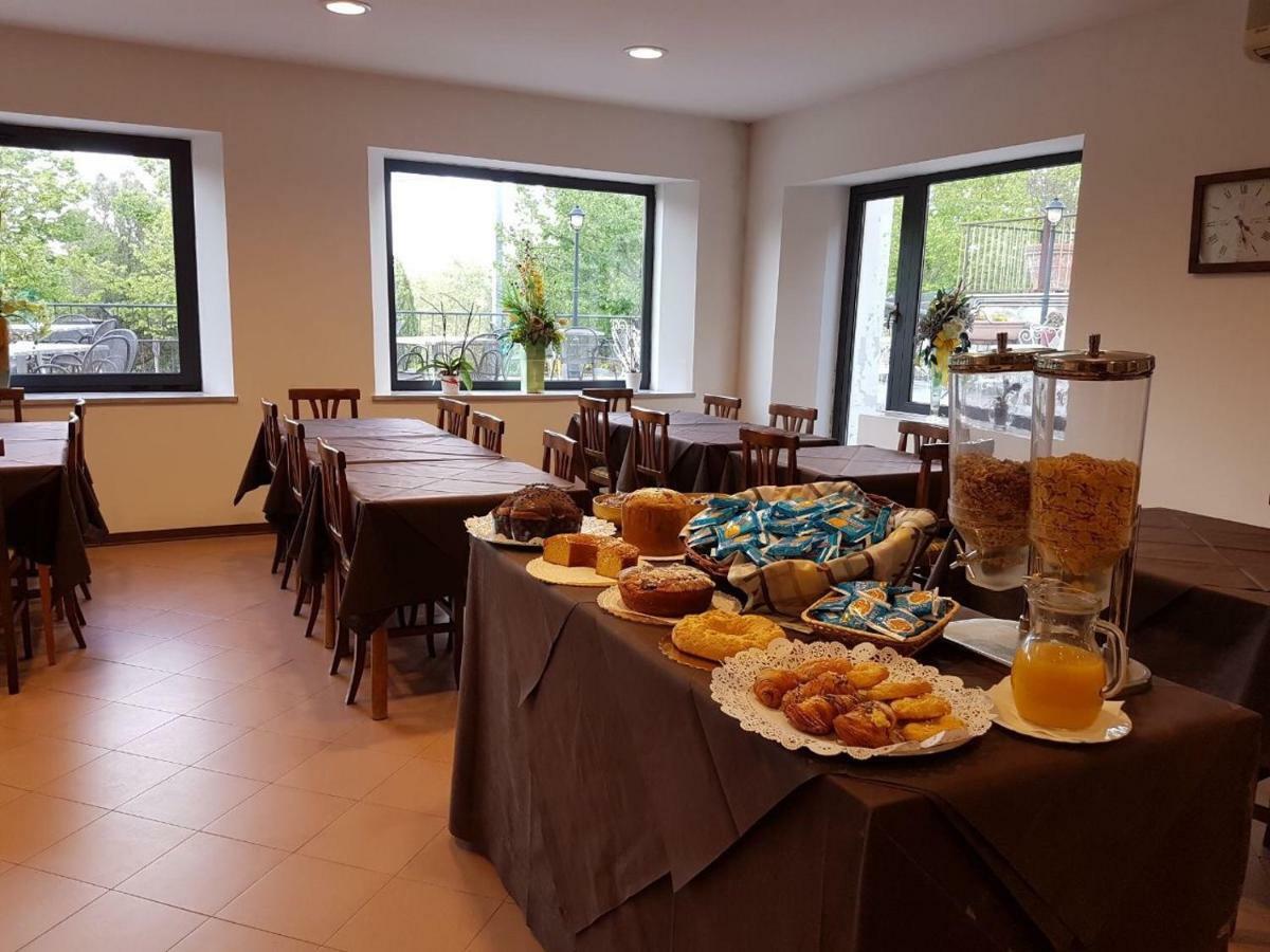 Hotel La Lucciola Кианчано Терме Екстериор снимка