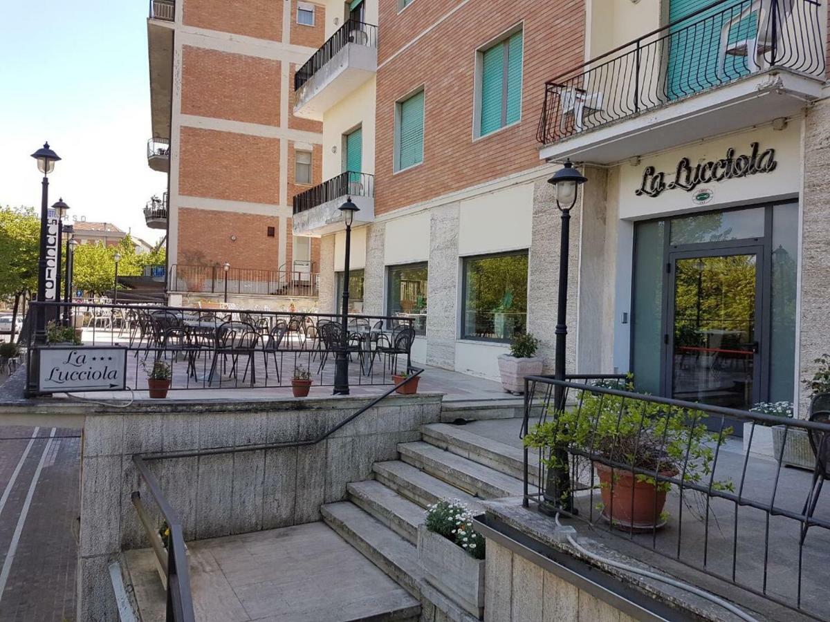 Hotel La Lucciola Кианчано Терме Екстериор снимка