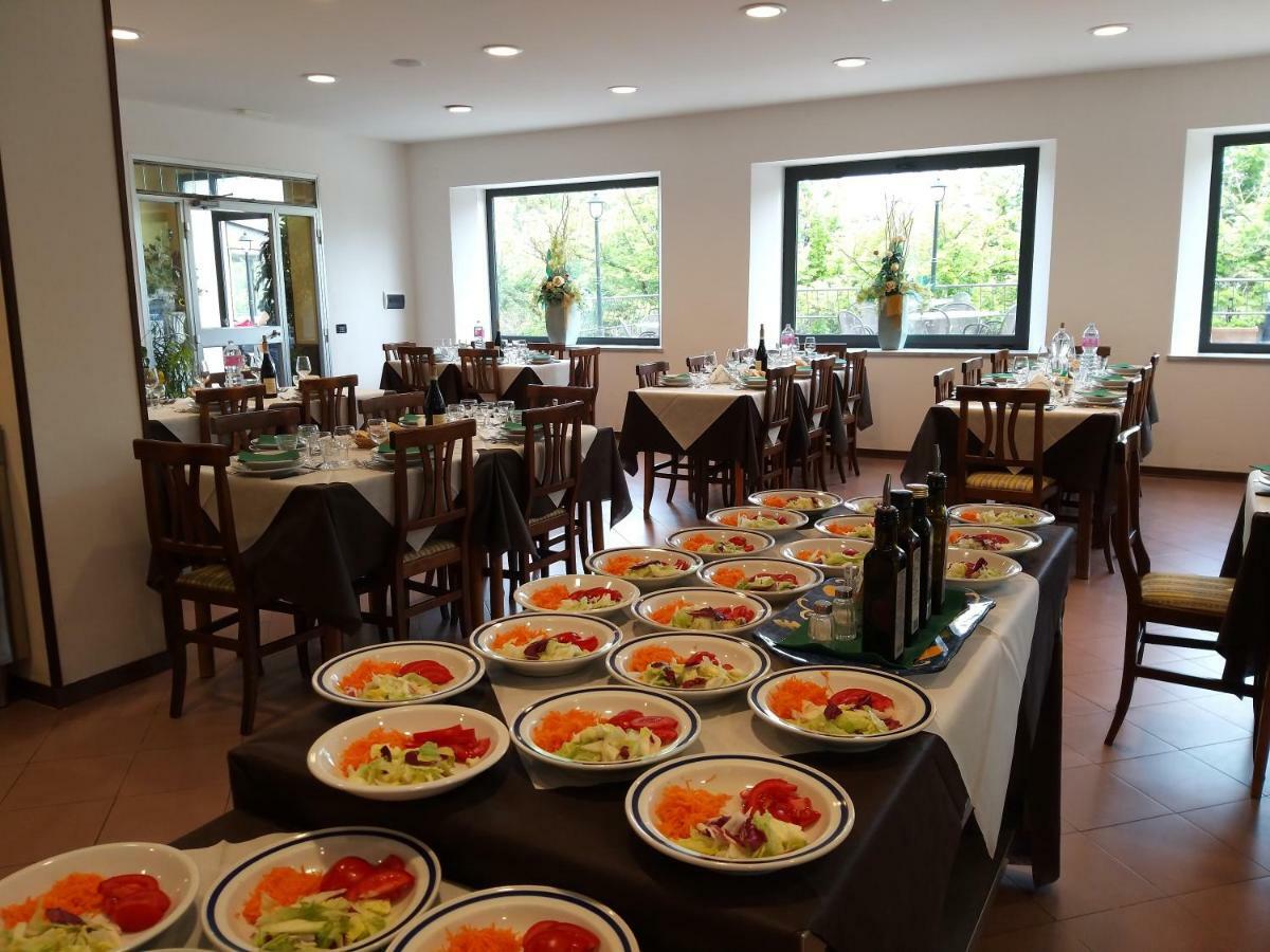 Hotel La Lucciola Кианчано Терме Екстериор снимка